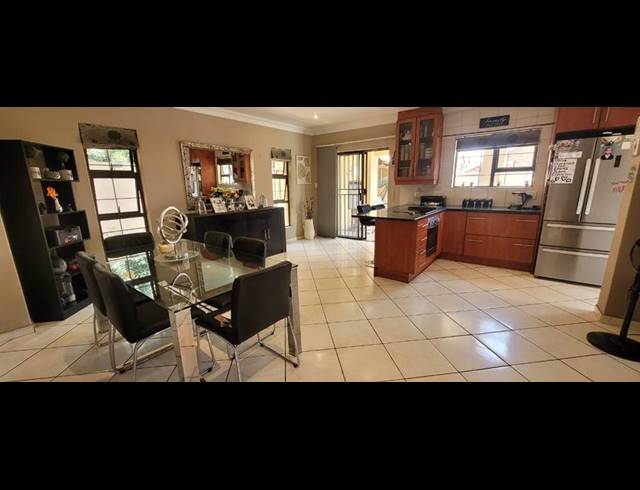 3 BEDROOM CLUSTER FOR SALE IN NEW REDRUTH